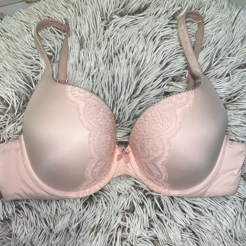 Pink bra with lace detail (VICTORIAS SECRET)